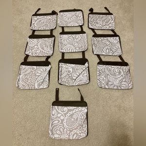 12 Thirty-One Oh Snap Pockets in Taupe Playful Parade